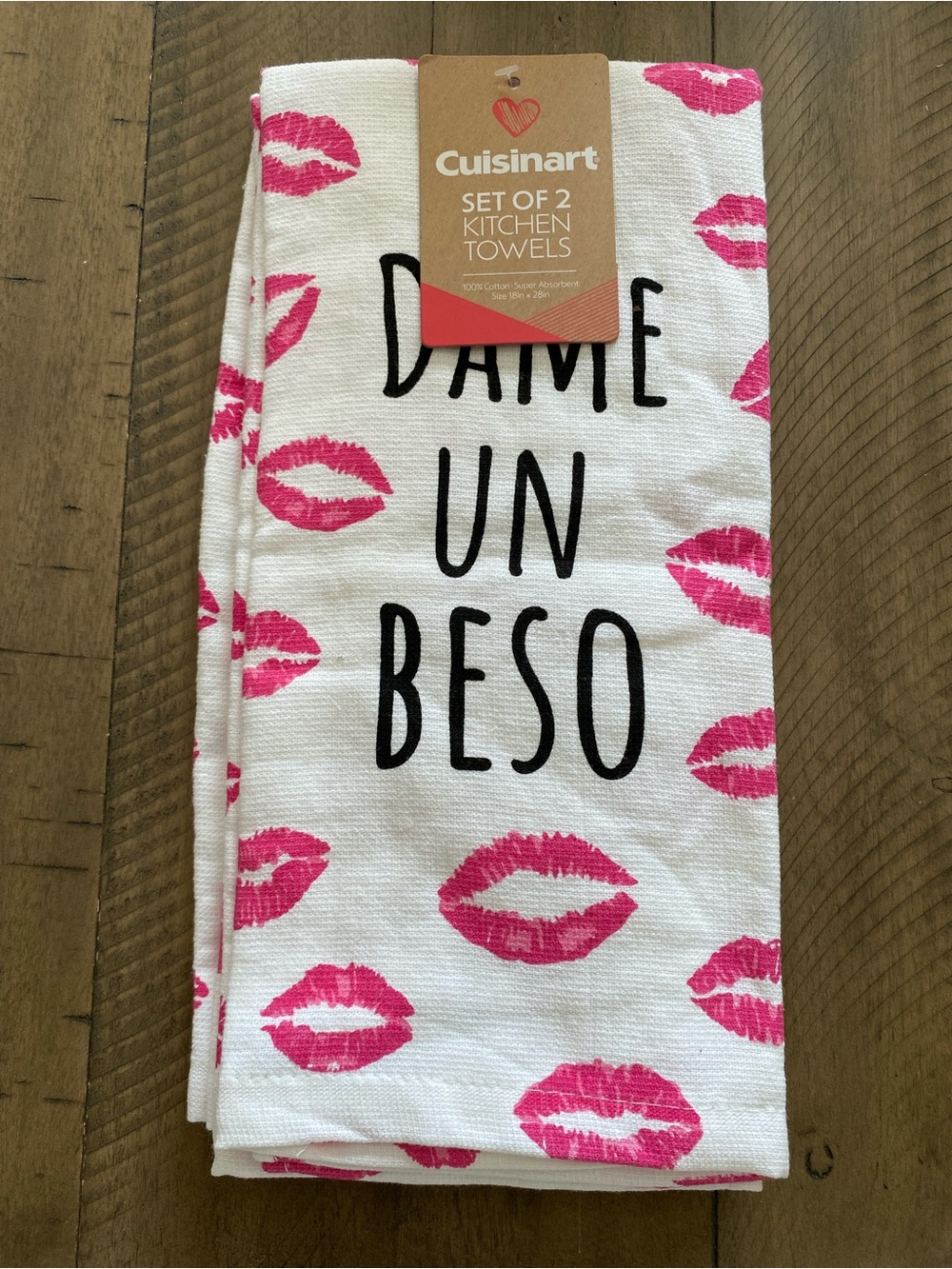 Cuisinart “Dame Un Beso” Kiss Print Kitchen Towel Set (Give Me a Kiss)